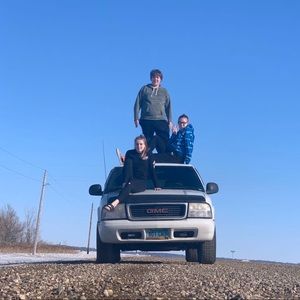 Meet your Posher, Calsea